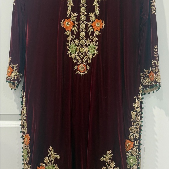 Embroidered Velvet Kaftan - Picture 2 of 4